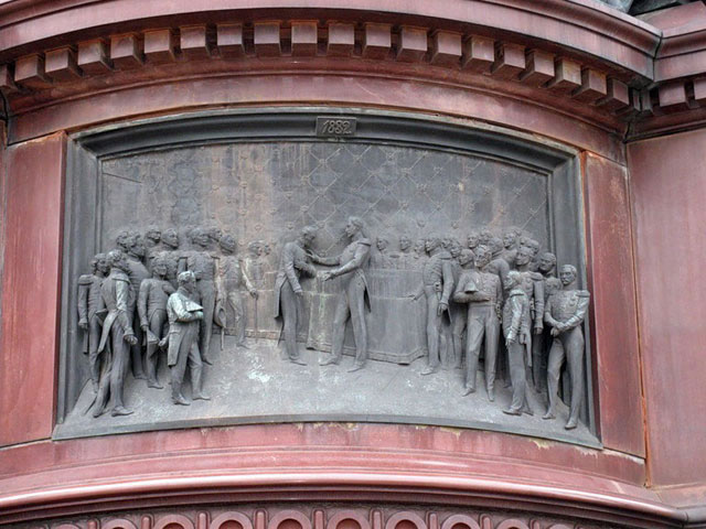 Барельефы на памятнике Николаю I
