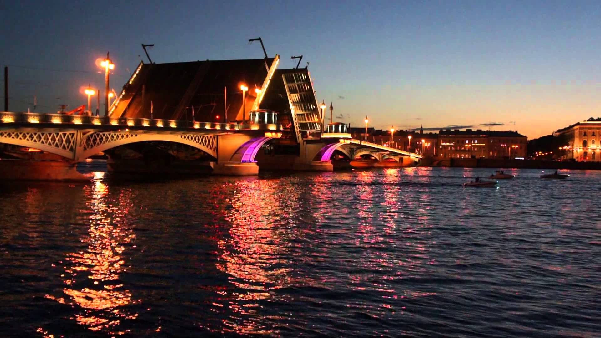 Белый мост в Санкт-Петербурге